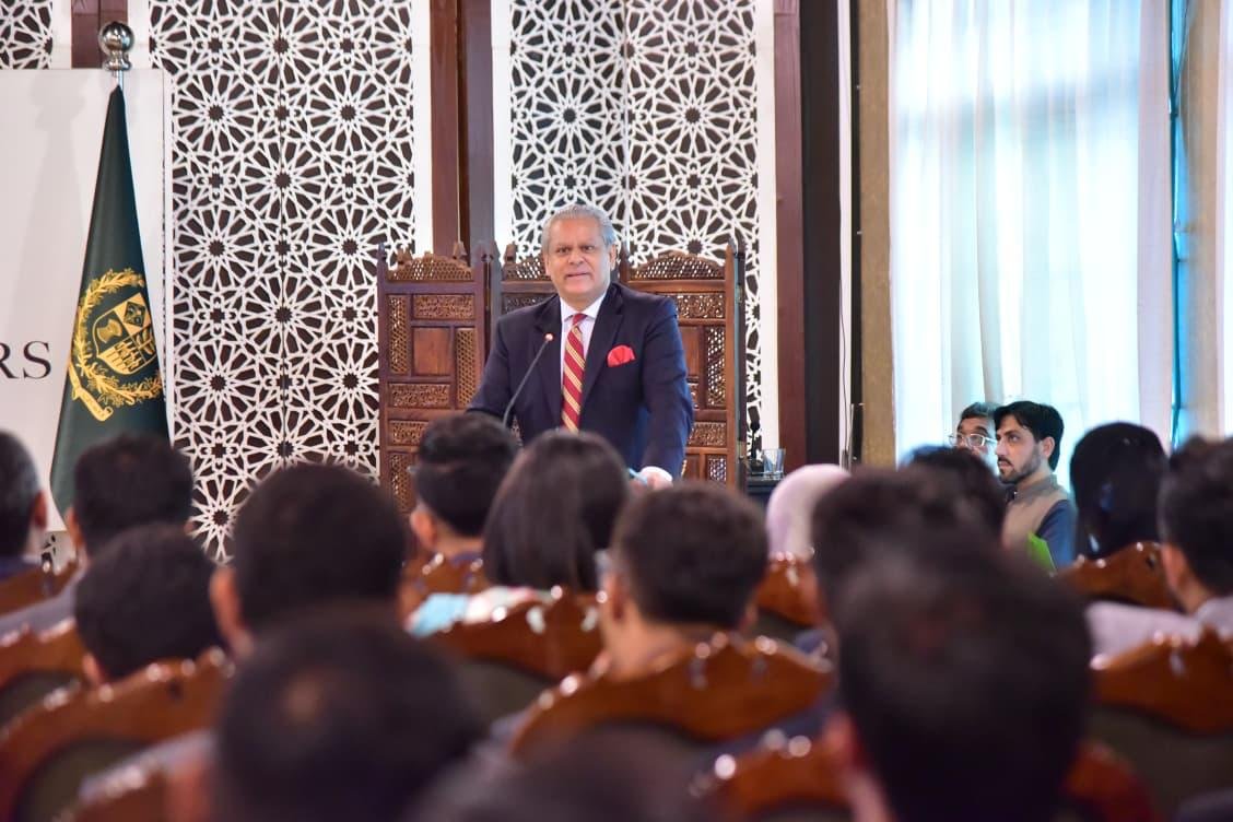 ForeignOfficePk's tweet photo. Today, probationary officers of the 54th Common Training Program (CTP), undergoing training at the Civil Services Academy, visited the Ministry of Foreign Affairs, as a part of their Islamabad Study Tour.

The delegation comprised probationers from all 12 occupational groups of the Civil Service, as well as faculty of CSA.

Ambassador Hamid Asghar Khan, Additional Foreign Secretary, briefed the delegation on the Ministry’s structure and functioning, and Pakistan’s broader foreign policy contours. The briefing was followed by an interactive session.

@fsaisbpk @CSAgovPK