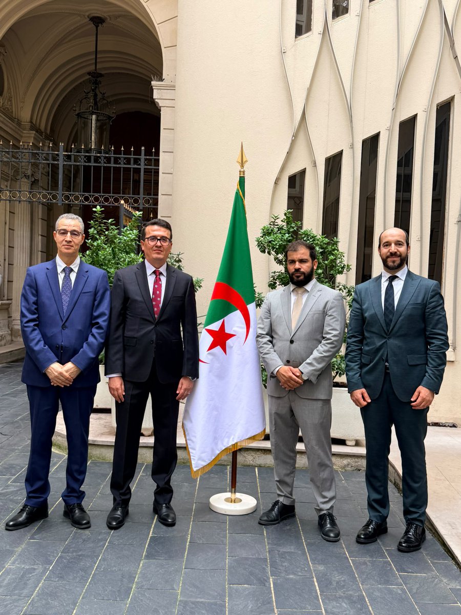 AlgeriaUNESCO's tweet photo. إحياء #اليوم_الوطني_للمُجاهد 20 أوت 1955-1956/ 2026، المخلّد للذكرى المزدوجة لهجومات #الشمال_القسنطيني و #مؤتمر_الصومام، تحت شعار #على_خُطى_نضالهم_نسير، عرفانا وإكبارا لتضحيات مجاهدينا الأبطال وشهدائنا الأبرار 🇩🇿.

#المجد_والخلود_لشهدائنا_الأبرار 
#تحيا_الجزائر https://t.co/PLVN1G9Fgq