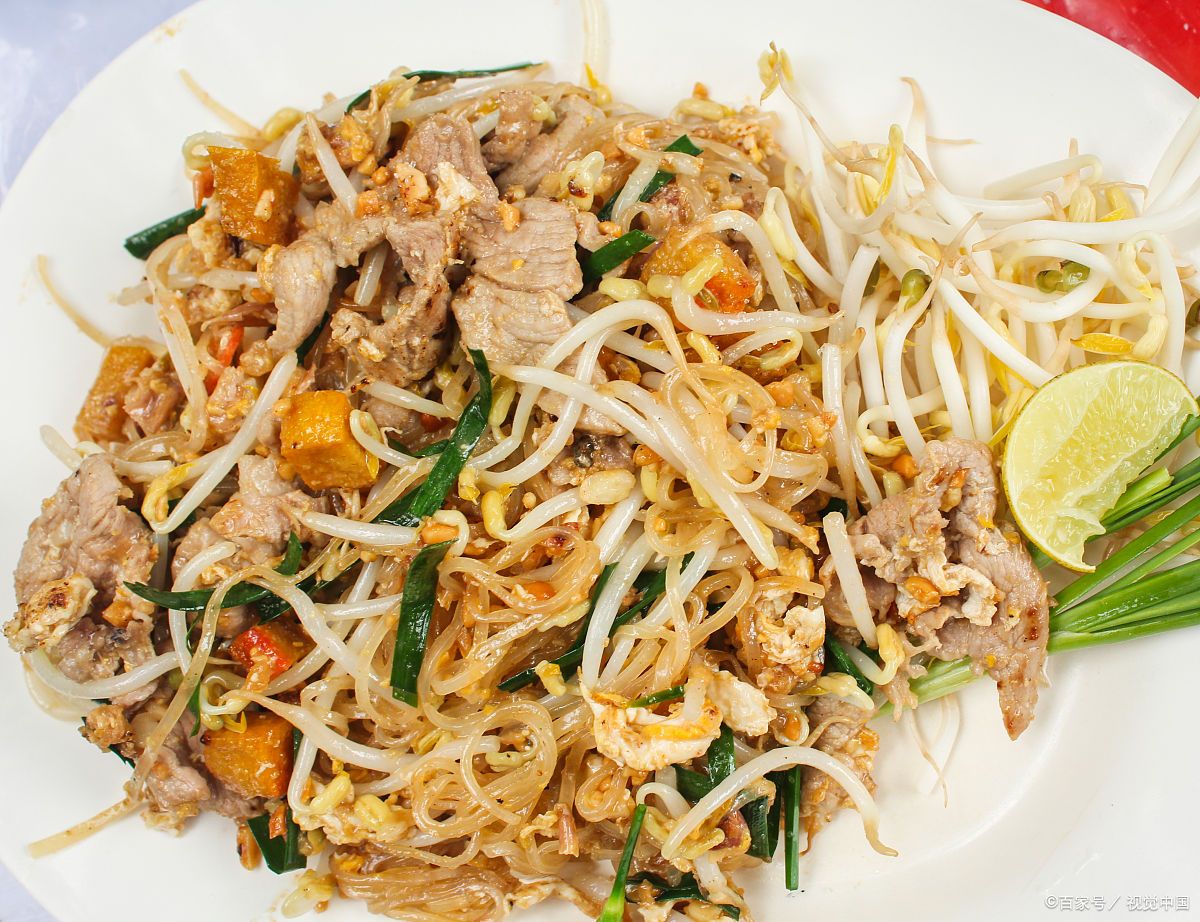 LVDotMy's tweet photo. Craving authentic Pad Thai Stir-fried rice noodles with shrimp, crushed peanuts u0026 lime—bright, zesty, and pure Thai comfort! https://t.co/XMcSHN7pRX
