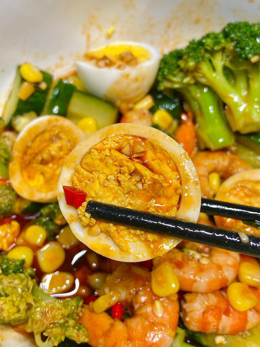 SSG_V's tweet photo. [Protein-packed quinoa bowl with grilled chicken, steamed broccoli and cherry tomatoes—light, tasty and perfect for your fat loss journey! 10 mins to prep ]， https://t.co/AD2yDhXMYP
