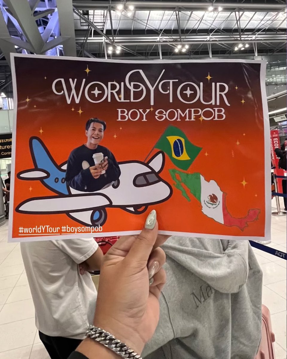 sojuboyslove's tweet photo. ✈️🇧🇷 O Brasil está te esperando! #BoySompob já está pronto para embarcar rumo ao Brasil! 🥹💜
O cantor se prepara para reencontrar os fãs brasileiros neste sábado, 22 de agosto, em São Paulo, com sua #WorldYTour no Teatro B32. (https://t.co/dlw3bPynOD)
Quem aí já está contando as horas? 👀✨
