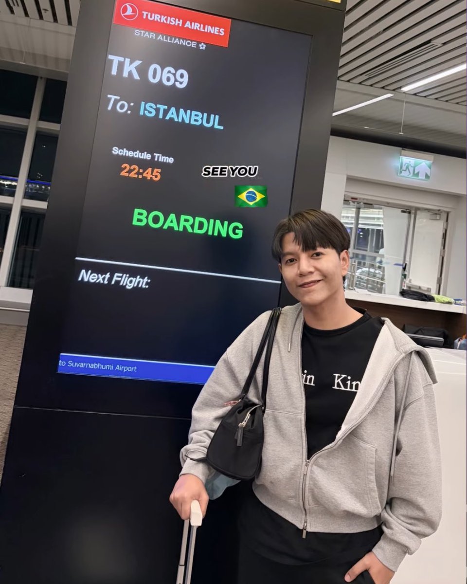 sojuboyslove's tweet photo. ✈️🇧🇷 O Brasil está te esperando! #BoySompob já está pronto para embarcar rumo ao Brasil! 🥹💜
O cantor se prepara para reencontrar os fãs brasileiros neste sábado, 22 de agosto, em São Paulo, com sua #WorldYTour no Teatro B32. (https://t.co/dlw3bPynOD)
Quem aí já está contando as horas? 👀✨