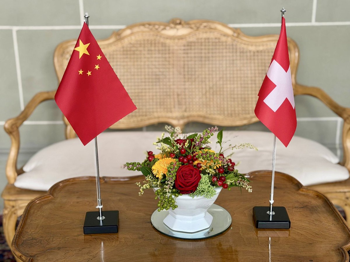 ParmelinG's tweet photo. We have concluded the negotiations to modernise our Free Trade Agreement with China 🇨🇭🇨🇳
Delighted to welcome Minister Wang Wentao to Bern as we mark this important milestone for Swiss businesses and take another step forward in our economic relations. https://t.co/qF6DsuOKMC