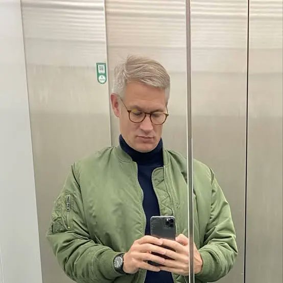 HARLEKIN_ALN's tweet photo. Poschardt ist an die Front gekommen, als die Schlacht bereits gewonnen war, &amp; gibt jetzt den Presseoffizier, der erklärt, wie man den Sieg erkämpft hat.

Andere haben ihren Job, ihre Familien &amp; ihre Existenz riskiert in diesem Krieg &amp; seinen Job gemacht, als er noch suckte. https://t.co/9DyUTs1eqI