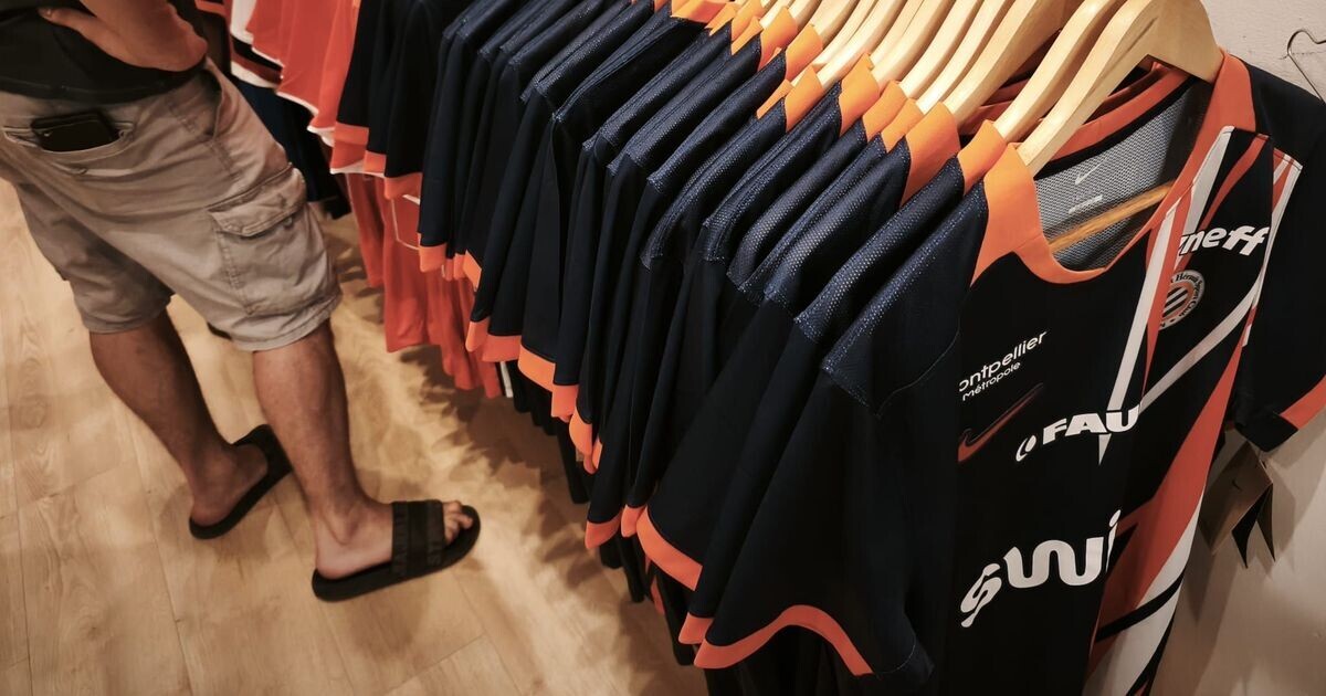iciherault's tweet photo. 🔵🟠MHSC

⚪🔵OM

🔵🔴PSG... 

Quel est le vrai club de cœur des Montpelliérains ?

Amour de la Paillade, histoire marseillaise ou nouvelle invasion de maillots du PSG, on fait le point avant la reprise de la Ligue 1 et la 3e journée de Ligue 2.
➡️ https://t.co/C0xGfCbHYN https://t.co/maU1TmlY9E