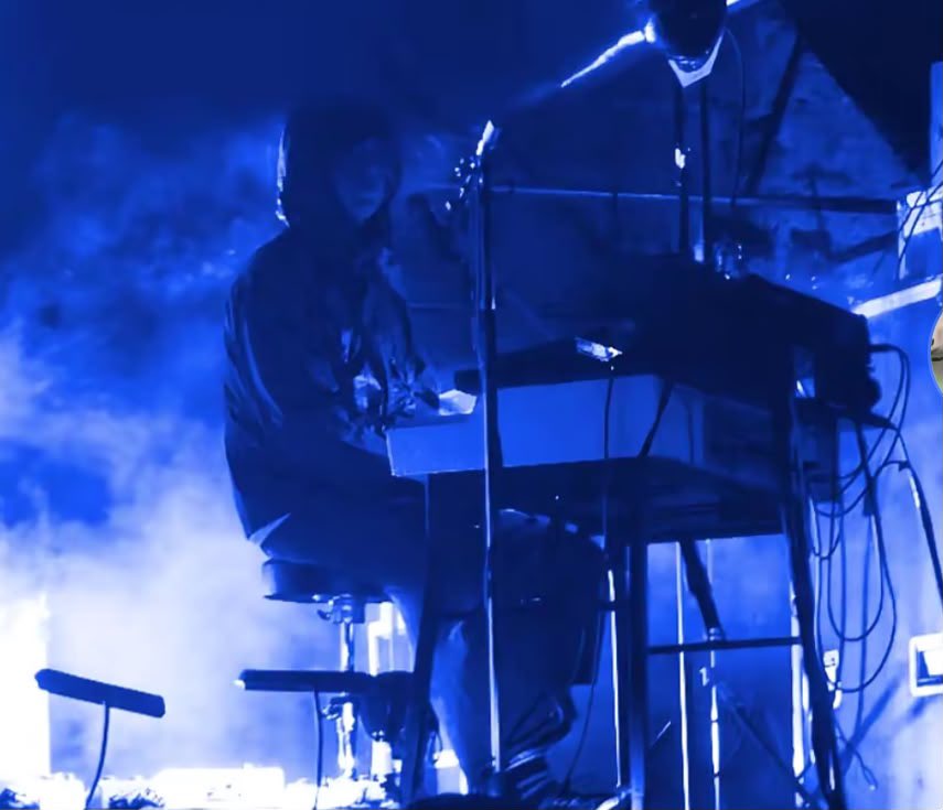 lottsonthcorner's tweet photo. deego playing mellotron in six shot morning https://t.co/S5A51A3X07