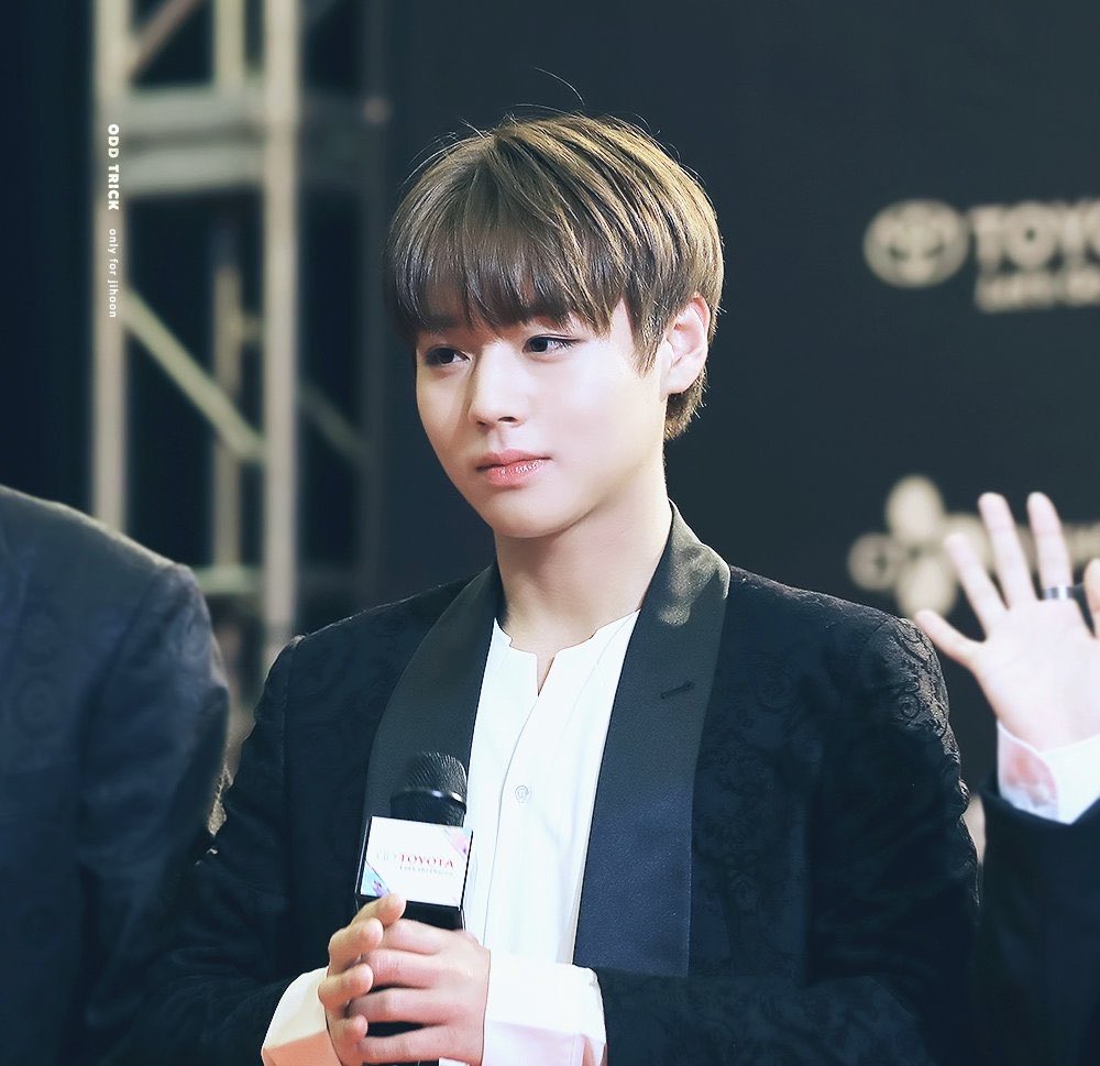 Mayeollie's tweet photo. จีฮุนวันนี้ เมื่อ 9 ปีที่แล้ว Kcon LA เบ้าหน้าฟ้าประทานมาก เหมือนสวรรค์ประชุมกันแล้วลงมติว่าคนนี้ขอใส่สุดทุกองค์ประกอบ ตา จมูก ปาก กรอบหน้า องศา ทุกอย่างเกิดมาอยู่ถูกที่ถูกทางหมด ยอม😌🥹 https://t.co/TEgtImJRbC