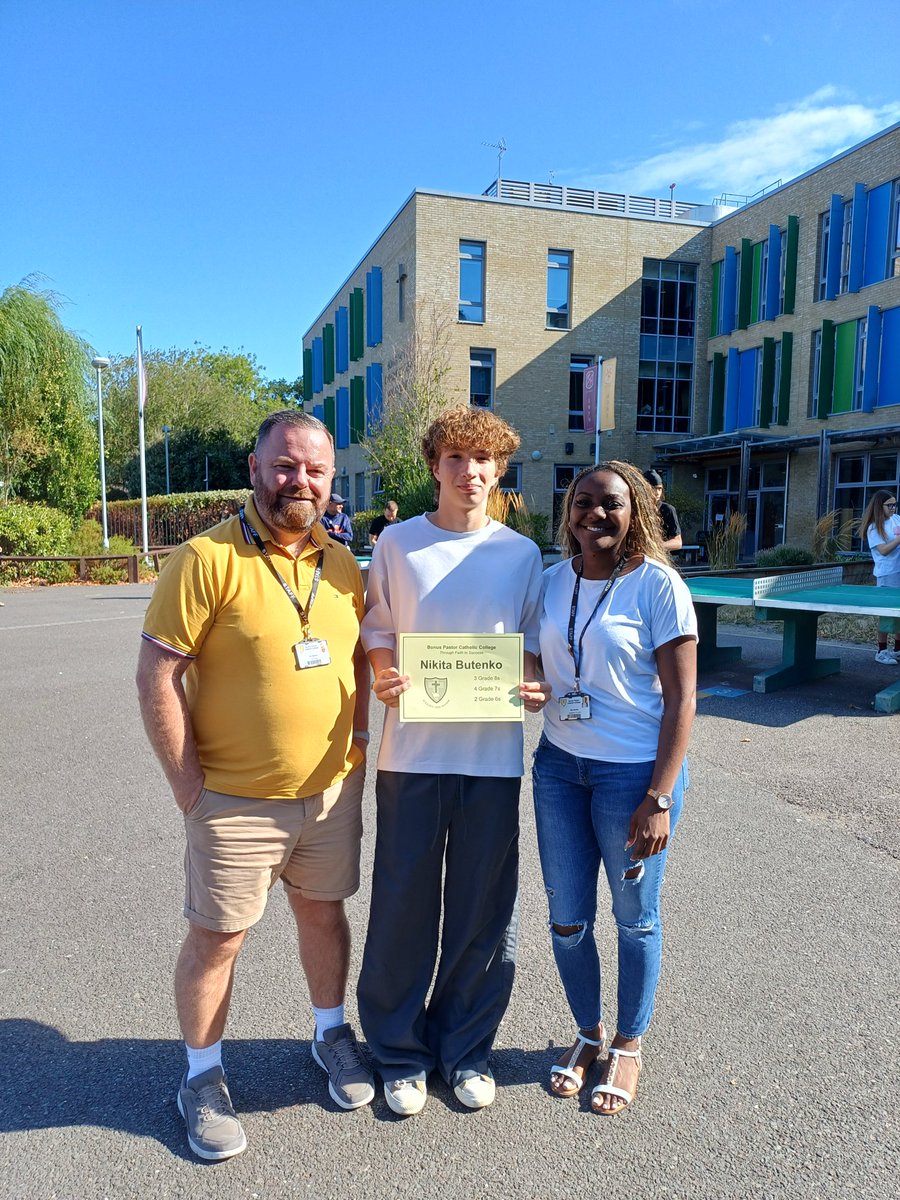 bonus_pastor's tweet photo. As you take this next big step whether that's sixth form, college, an apprenticeship, or new adventures we wish you the absolute best of luck.
#BonusPastor #GCSEResults #Year11 #NextSteps
#ProudMoment #ClassOf2026 https://t.co/rwmBe494E8