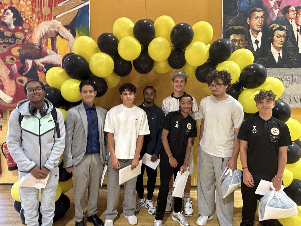 bonus_pastor's tweet photo. As you take this next big step whether that's sixth form, college, an apprenticeship, or new adventures we wish you the absolute best of luck.
#BonusPastor #GCSEResults #Year11 #NextSteps
#ProudMoment #ClassOf2026 https://t.co/rwmBe494E8