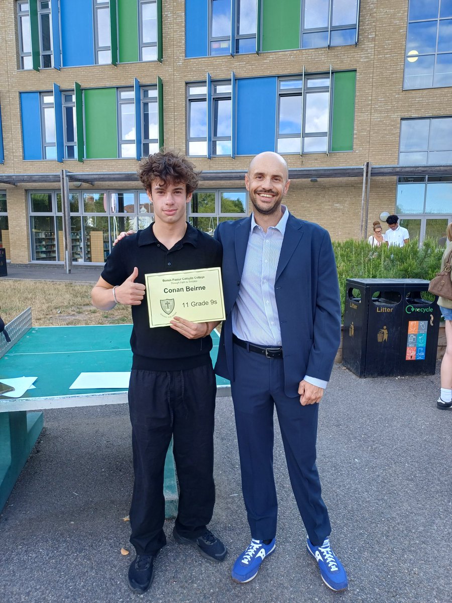 bonus_pastor's tweet photo. As you take this next big step whether that's sixth form, college, an apprenticeship, or new adventures we wish you the absolute best of luck.
#BonusPastor #GCSEResults #Year11 #NextSteps
#ProudMoment #ClassOf2026 https://t.co/rwmBe494E8