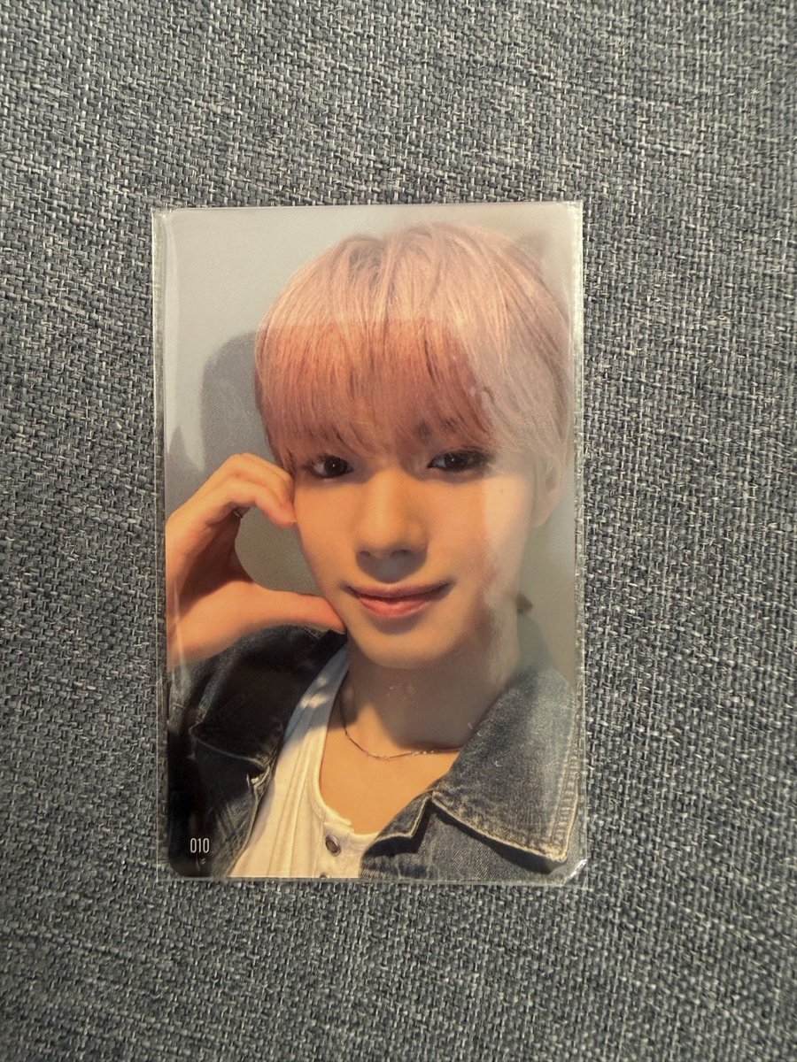 lllu6r___'s tweet photo. KO1KEYZ  1st FAN MEETING ファンミ 7000円 トレカ 交換

【譲】矢田 010
【求】シンヘン 011(優先) > 010

8/21会場手渡し
友人の取引垢がシャドバン中のため代行ツイートです。お取引してくださる方がいらっしゃいましたら友人の取引垢をお伝えします。お気軽にご連絡ください。 https://t.co/CFd8UgLoKE
