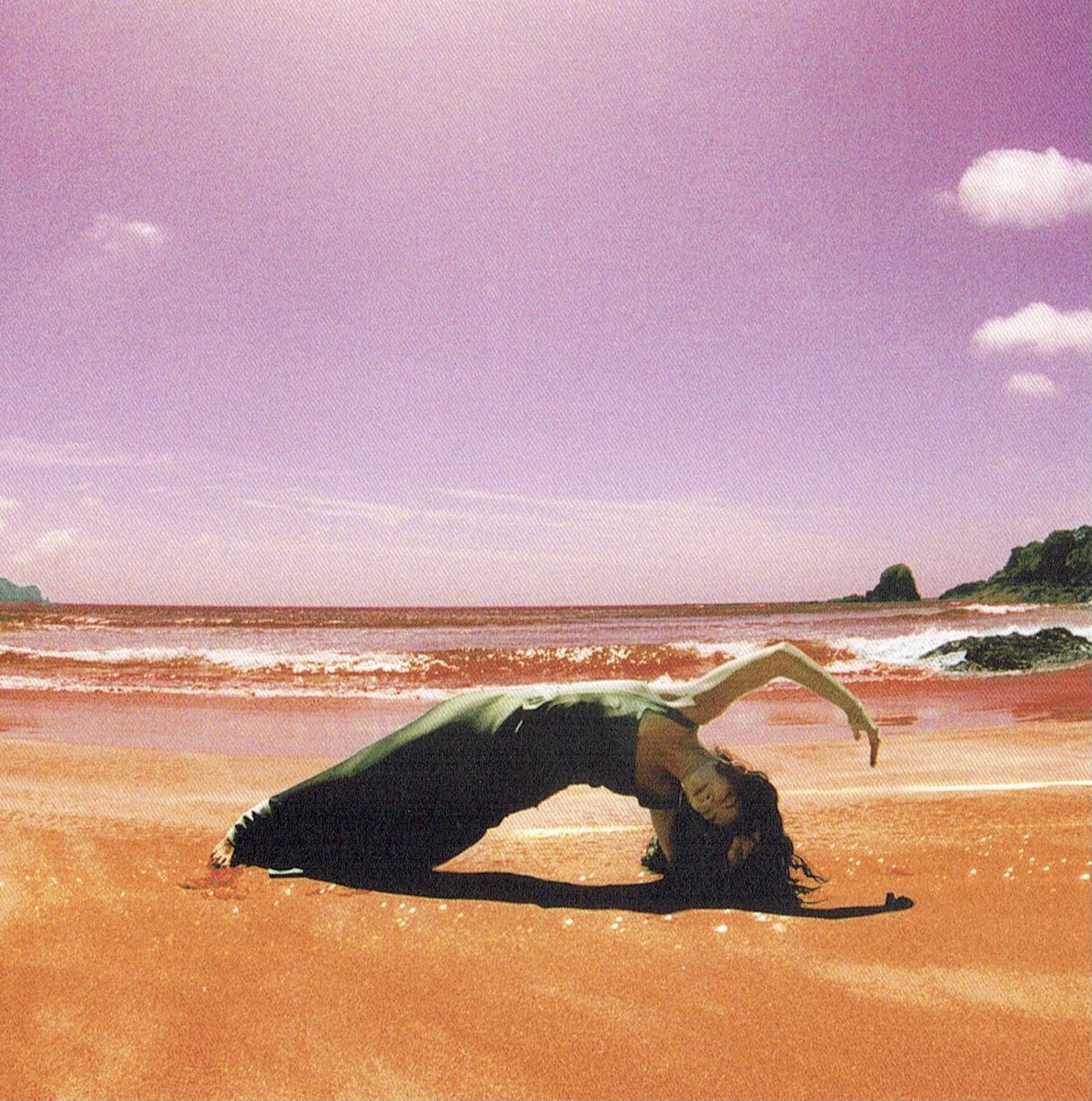 sol4rpower's tweet photo. happy 5 years of solar power 🔆✨
breathe out and tune in 🌊🐚 https://t.co/jbaa4DoRtV
