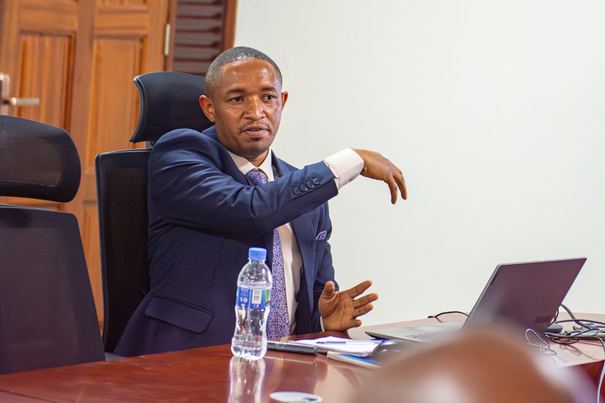 URSwedenProgram's tweet photo. 👏 Congrats to Dr Niyigena on successfully defending his PhD thesis in #Mathematics, “Misclassification Probability Approximation of a Quadratic Classifier with Repeated Measures.”  
He becomes the first graduate from PhD programs established at @Uni_Rwanda

A historic milestone! https://t.co/UppAWf0hYH