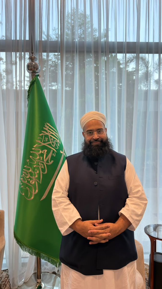 TahirAshrafi's tweet photo. رئيس مجلس علماء باكستان الشيخ طاهر أشرفي : فلسطين فلسطيننا ، والشام شامنا ، ولبنان لبناننا ، والعراق عراقنا ، والسودان سوداننا ، وأهلها أهلنا ، وشعوبها إخواننا ، ونحن أمة واحدة ، مترابطين متلاحمين ، ومركز وحدة الأمة ، بلاد الحرمين الشريفين المملكة العربية السعودية https://t.co/uQzVJ2DD6M