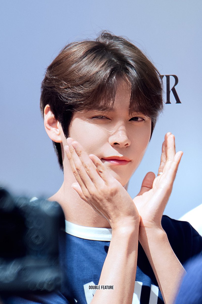 CoronationMarch's tweet photo. 귀엽다 귀엽다 하니까 진짜 귀여움 https://t.co/2A8h13EwsH