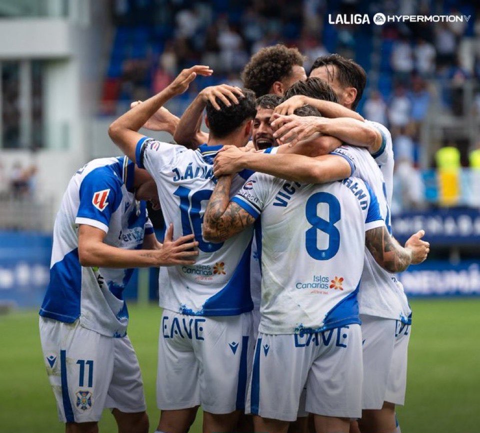 DeportesCopeTfe's tweet photo. 🏟️ ¿Quieres entradas para el estreno del @CDTOficial en casa este domingo? 

1️⃣ Sigue esta cuenta y haz RT a este post. 

2️⃣ Responde pronosticando en qué puesto va a quedar el Tete esta temporada. 

Sorteo: viernes a las 15:00. Se comunicarán los ganadores por DM. https://t.co/jI3vaTKcAs