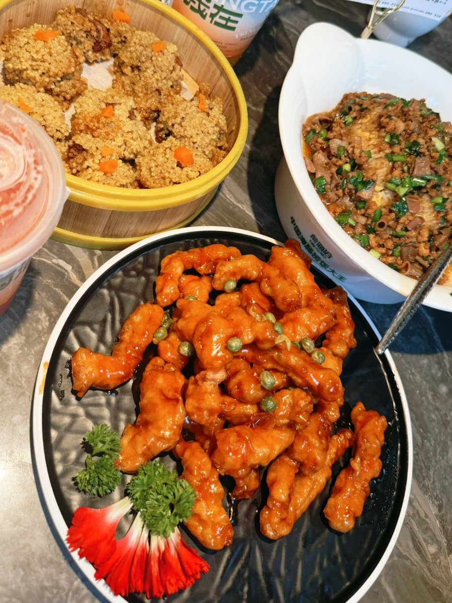 eynard_maxime's tweet photo. [Three months ago I could barely boil an egg. Today I made my own sweet u0026 sour pork and my roommate just gave me a standing ovation—adulting win unlocked! ]， https://t.co/OuTB09q5PK