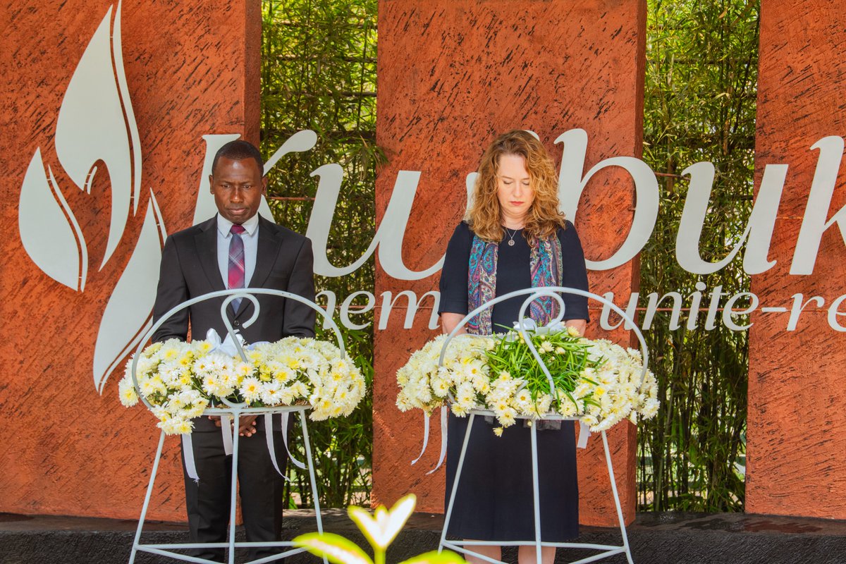 Kigali_Memorial's tweet photo. Welcomed the Director General of @UNmigration (IOM), Ms Amy Pope (@IOMchief) who visited to pay respects to the victims of the Genocide against the Tutsi and learn more about its history through a guided tour of the memorial exhibits. https://t.co/zxb24tstsW