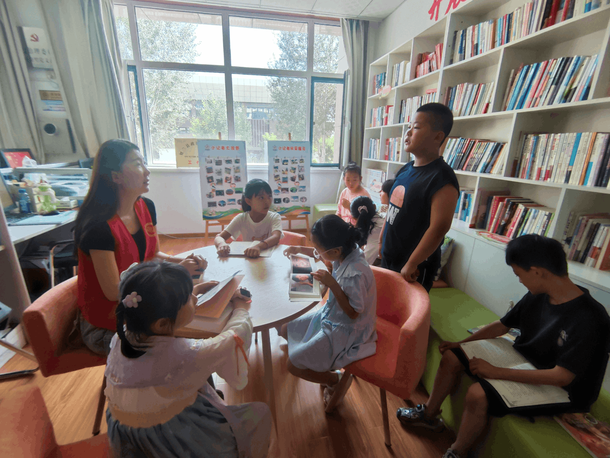 YEARXMINO's tweet photo. Join our neighborhood book swap this Sat 10am at the community garden! Bring a pre-loved book, take a new one, and chat with neighbors over free lemonade https://t.co/1cr64bJPaZ