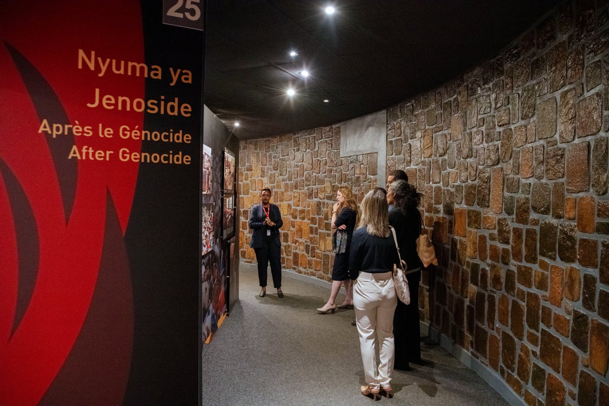 Kigali_Memorial's tweet photo. Welcomed the Director General of @UNmigration (IOM), Ms Amy Pope (@IOMchief) who visited to pay respects to the victims of the Genocide against the Tutsi and learn more about its history through a guided tour of the memorial exhibits. https://t.co/zxb24tstsW
