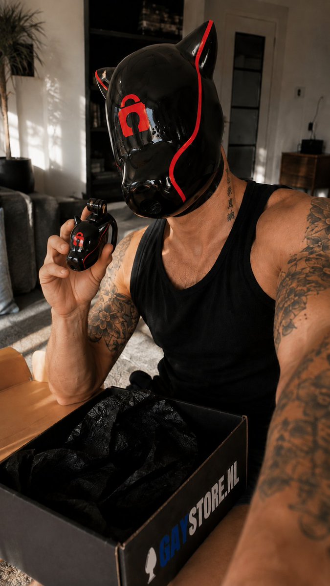 finnafterdark_'s tweet photo. Apparently I’m aspiring to become a giant gimp 🙃
Started with some innocent midnight shopping. we’re building a full uniform now 🔒 https://t.co/qDprVDYi4u