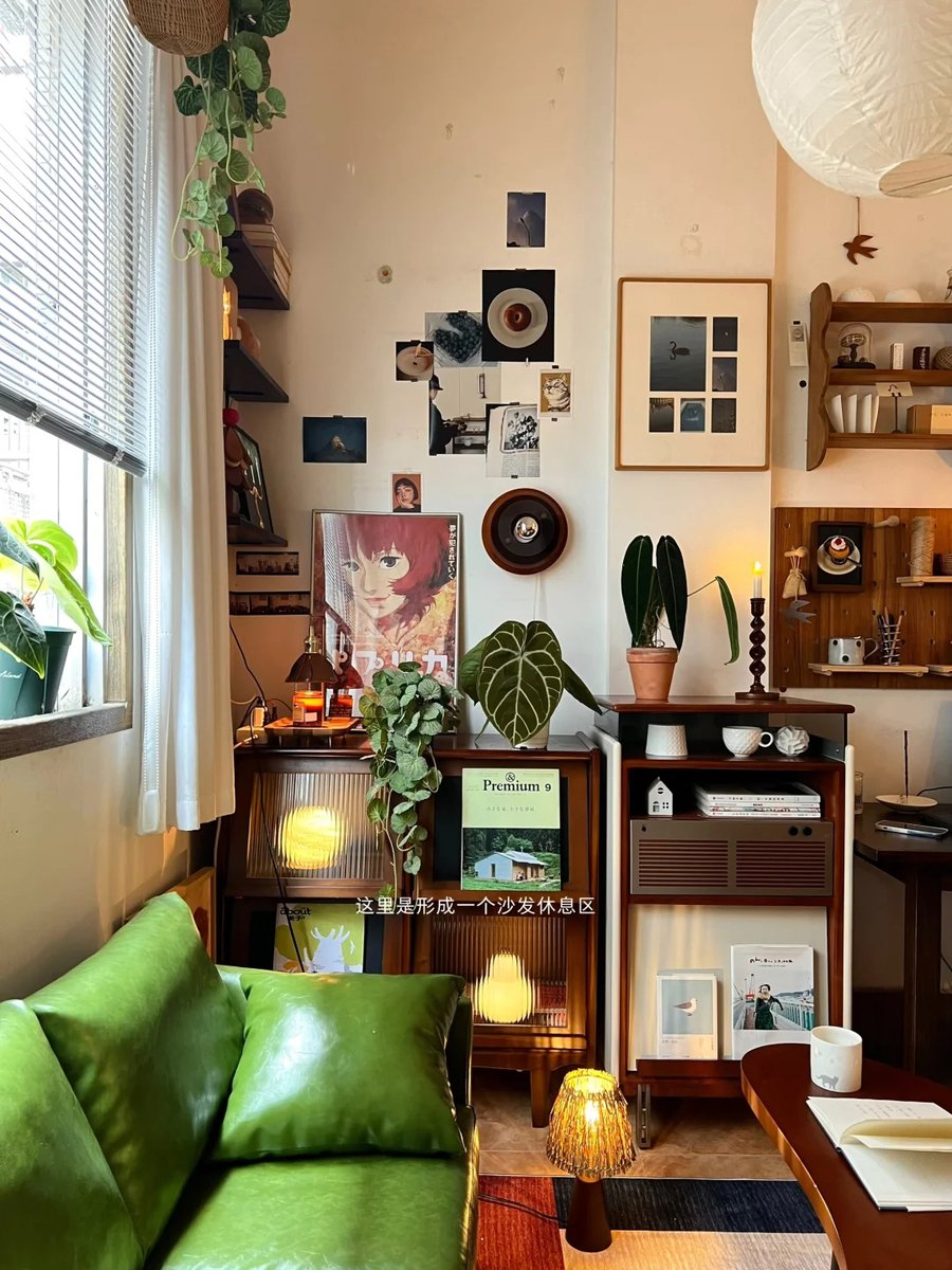 TiernanMcCartn1's tweet photo. Just made warm oat milk latte and curled up with a good book on the rainy Sunday afternoon — this is the perfect cozy home vibe. https://t.co/A4N2xyQIuv