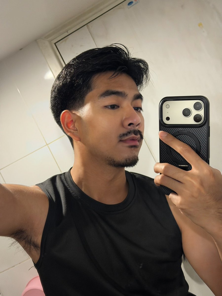 PonThanakornnn's tweet photo. ฝันดีครับบ🫣 https://t.co/eVHOCoPgx7