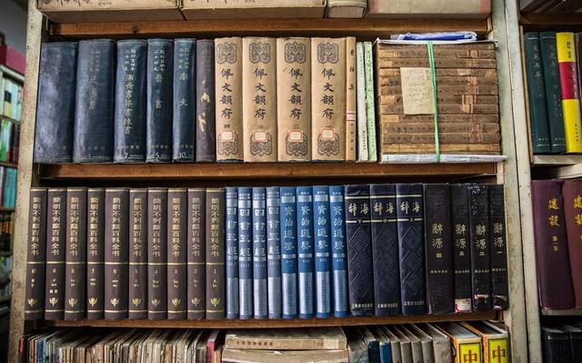 dfeedsome's tweet photo. New escape room unlocked: "Phantom Library"! Solve riddles hidden in old books, find the hidden key, and escape in 60 mins—no time for late nights! Who’s joining  #EscapeGame https://t.co/bKnxvEFod7