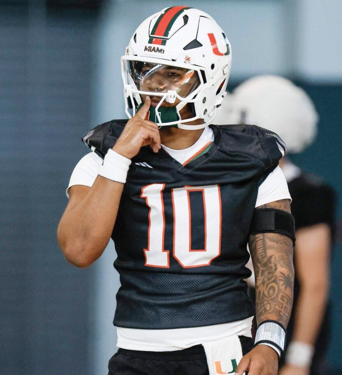 MikeLeite's tweet photo. @schadjoe 🤫 https://t.co/JEyTuHmKAC