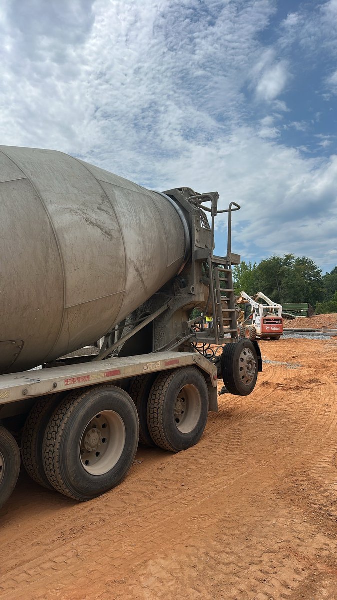 HoundOfFATE69's tweet photo. I’m not just a drop dead sexy Warzone gamer. I’m also a drop dead sexy concrete mixer driver. 

What’s your day job? 

#construction #concrete #gamer #twitch #tiktok #warzone #next #MW4 https://t.co/xJBlfHjTET