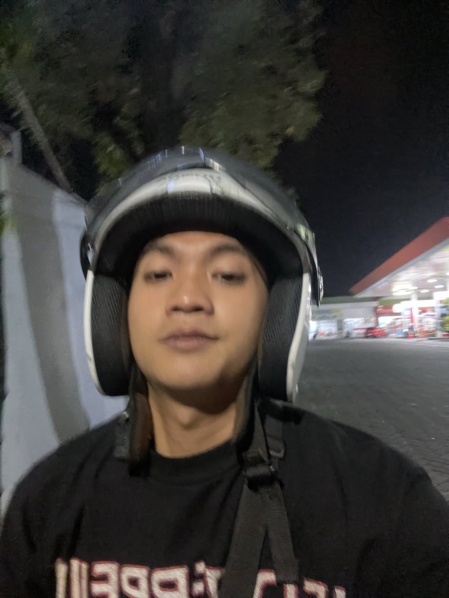 midnightragez's tweet photo. ngenggg https://t.co/5ChYZh2LGH