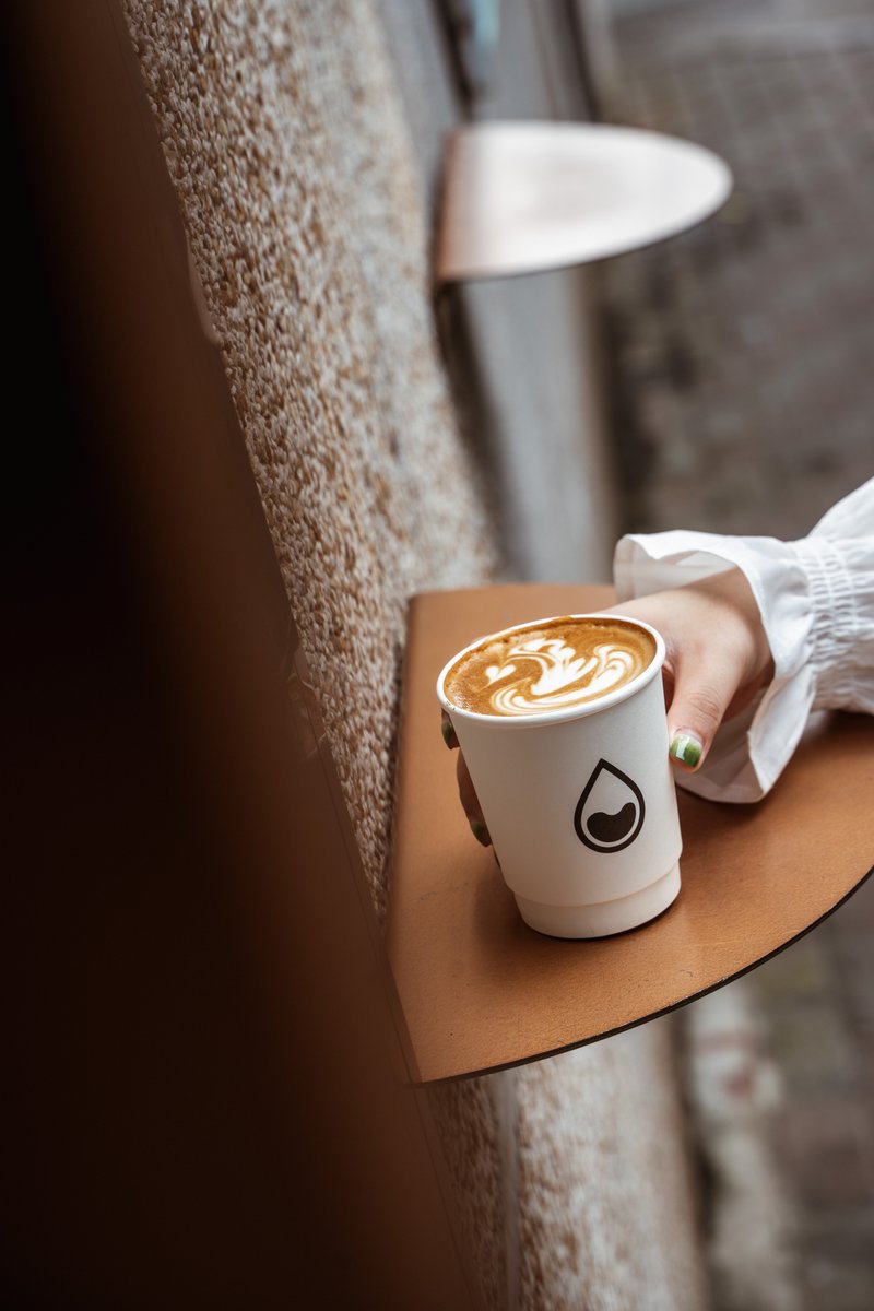 bb9790a's tweet photo. A stranger handed me a hot coffee when my train got delayed in the cold rain today. Restored my whole day—small kindness hits so different.， https://t.co/0hEWufEa9T