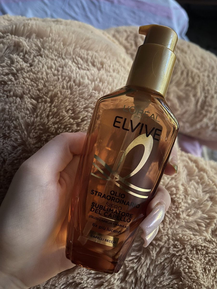 victotaipan's tweet photo. Consiglio questo olio qua mi ha letteralmente salvato i miei capelli in quest’ estate sopratutto, anche se io lo uso anche in inverno ,insieme la maschera i capelli vengono stupendi lo consiglio io ho pure quello da notte blu sempre consigliato tipo wow la mattina dopo https://t.co/bo48RRwuI2