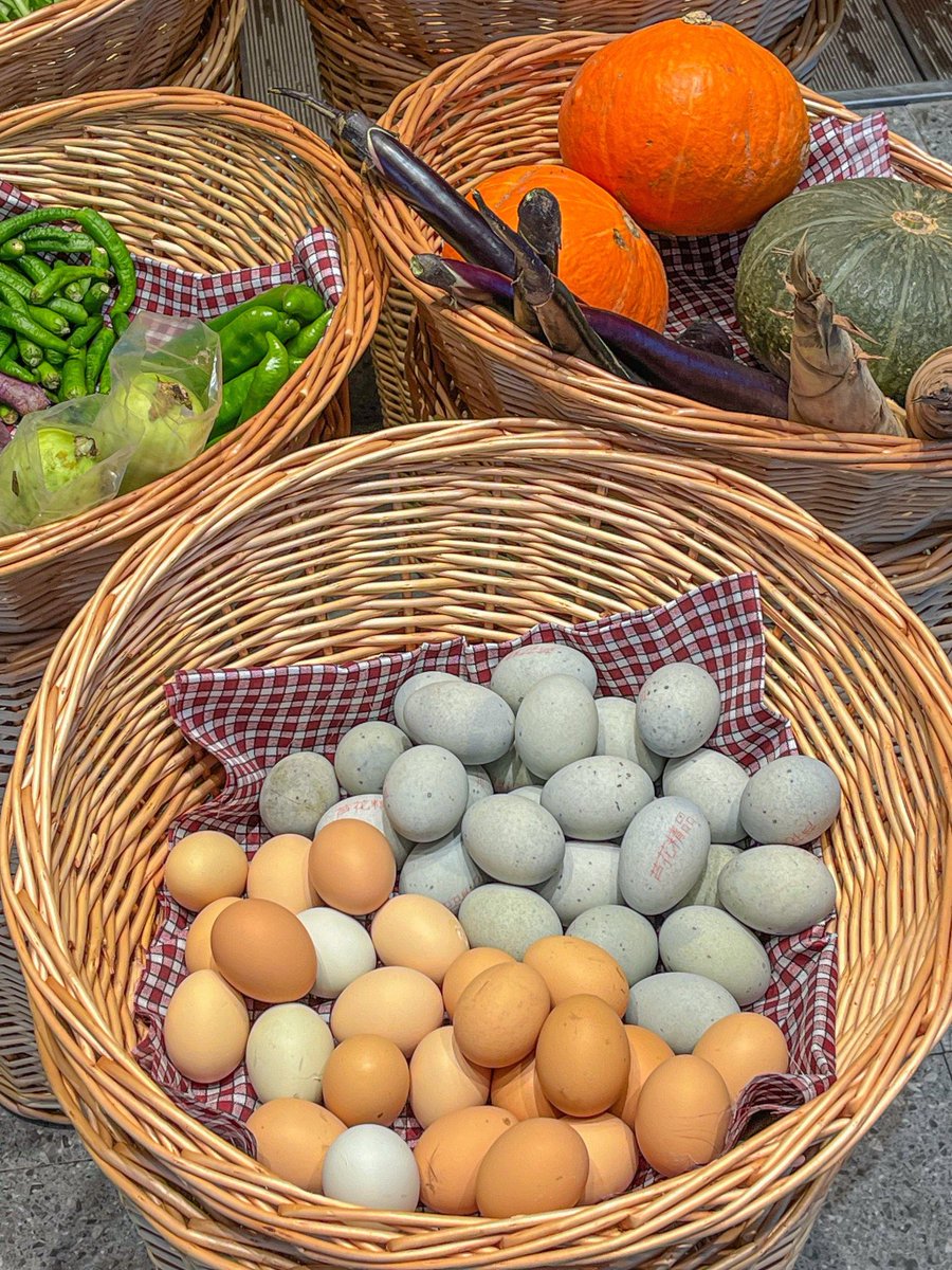 vnarmy's tweet photo. Just grabbed the freshest farm eggs and crisp organic spinach from the local market—perfect for tomorrow’s quick, healthy breakfast bowl! https://t.co/U7LYsCsIGQ