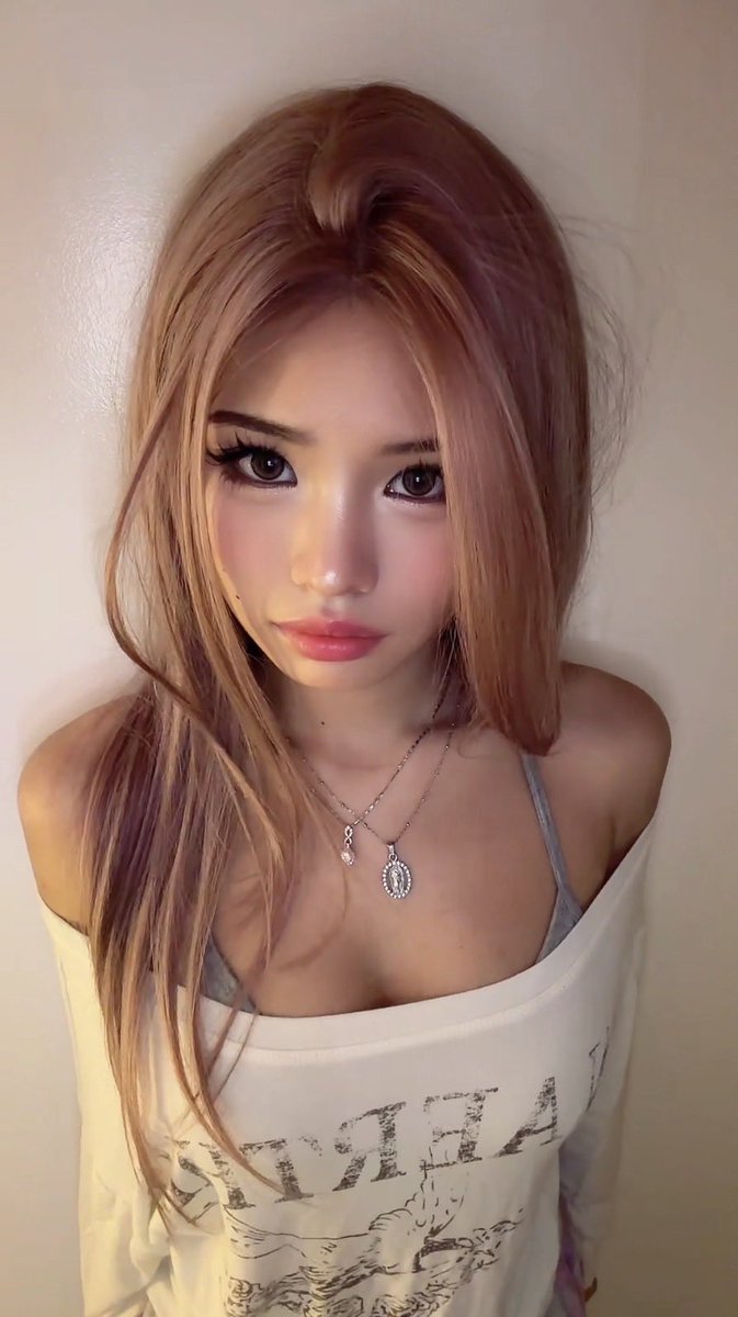 fweakbae's tweet photo. bubblegum princess 🌸 https://t.co/nC3g7iyjFh
