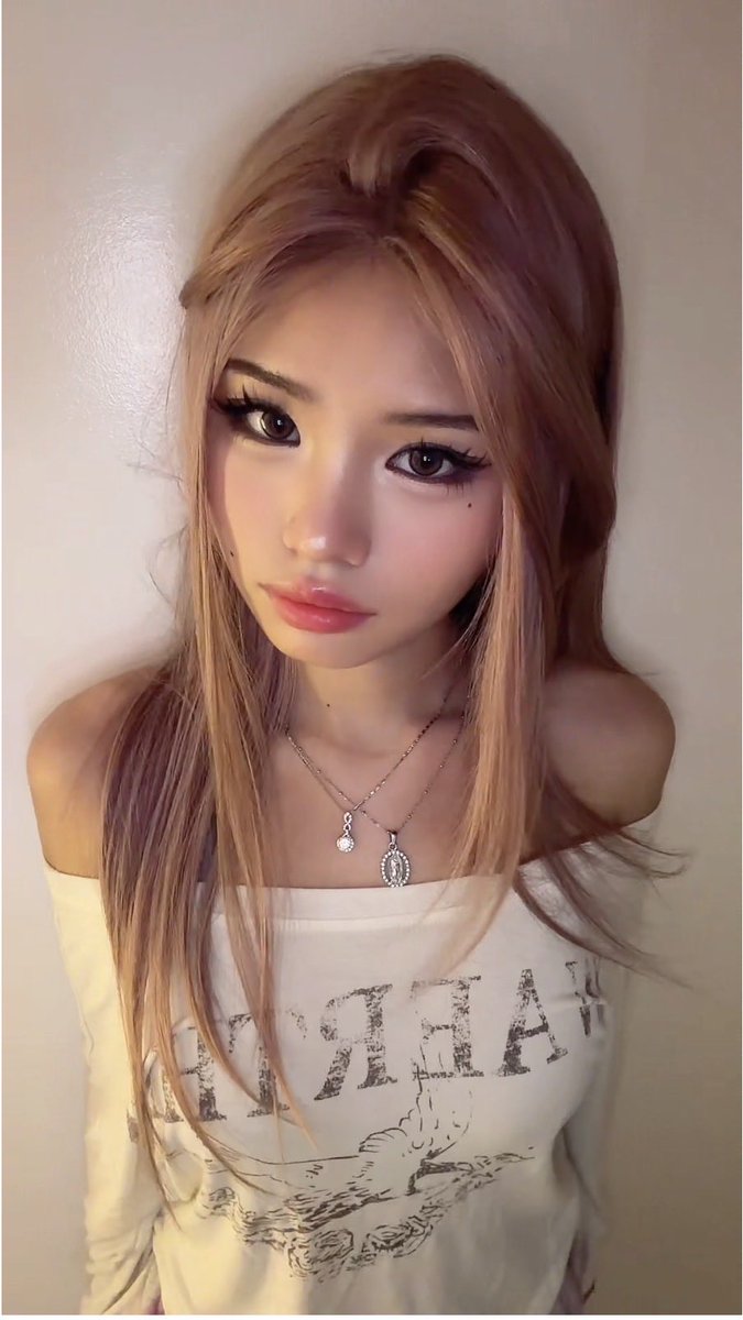 fweakbae's tweet photo. bubblegum princess 🌸 https://t.co/nC3g7iyjFh