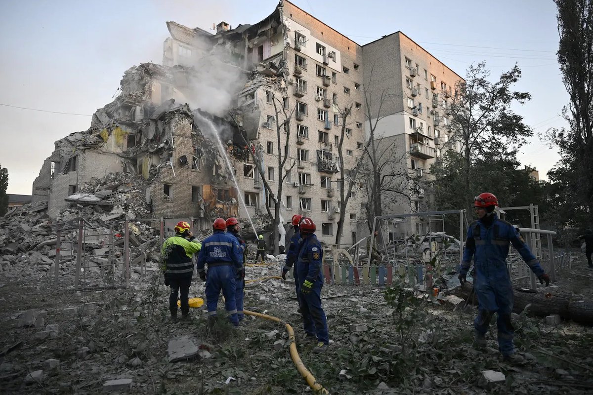CrimeanVoyager's tweet photo. Just stop and think about that.

Every third building in Kyiv has been damaged by russian attacks.

4,000 out of 12,000 buildings.

A European capital of more than 3 million people — systematically destroyed by russia. https://t.co/WNwKbpt65m
