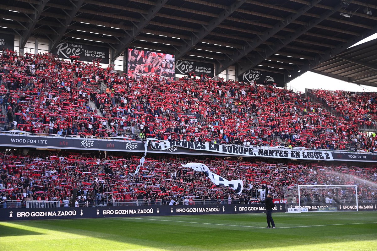 ActuFoot_'s tweet photo. 🚨 24h après l’inversion du match, RENNES-PSG EST DÉJÀ À GUICHETS FERMÉS !! 🏟️

Le site de la billetterie a connu un pic à 60 000 connexions dans l'après-midi.

🗞️ @lequipe https://t.co/bGAZJ6GyNn