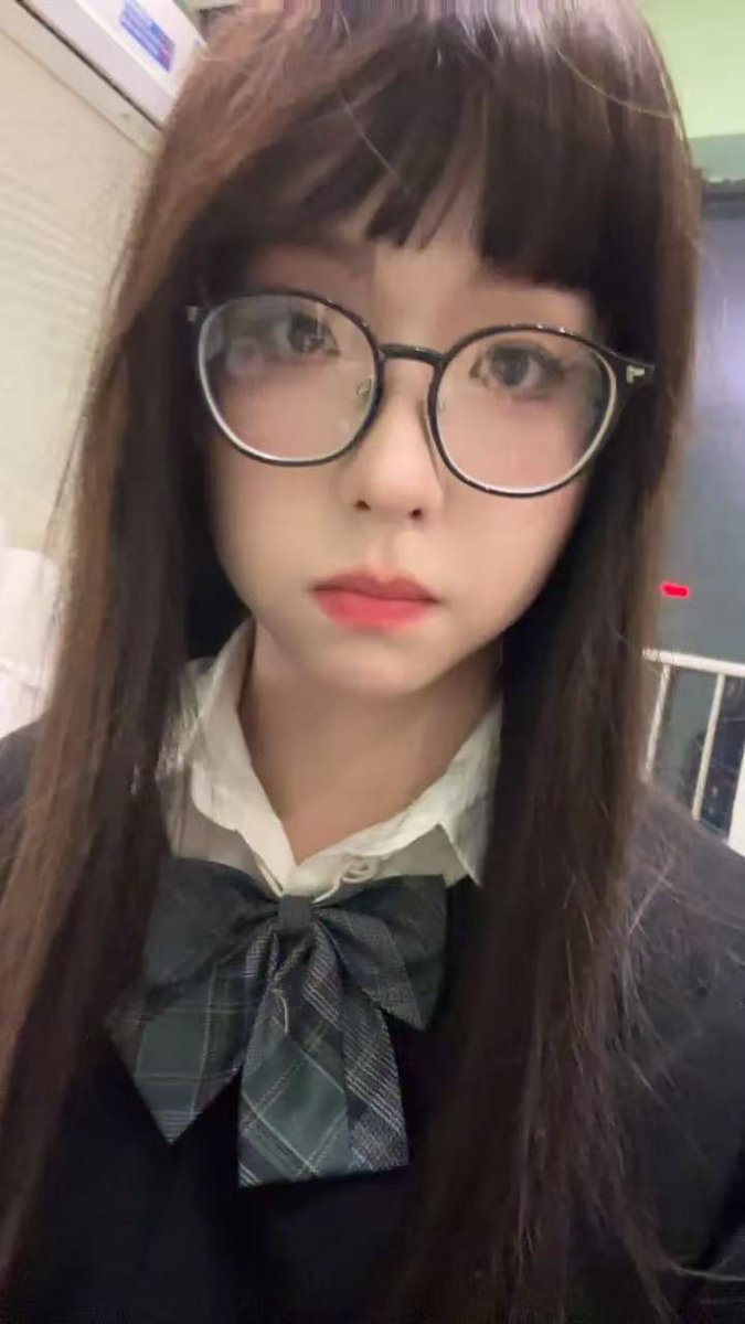 youyoucbb's tweet photo. 真的不会拍照૮₍ɵ̷﹏ɵ̷̥̥᷅₎ა #男娘 #伪娘  #女装日常 #武汉CD https://t.co/UXx3Qs6ZOn