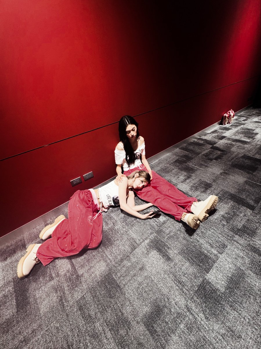 dovvma's tweet photo. the days of my maknae era began and became memories in the blink of an eye; just like swiping through these photos. https://t.co/poI3Nec1q7