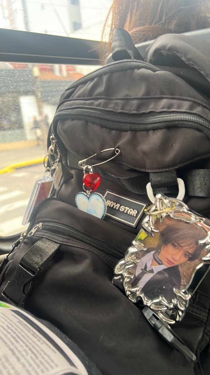 hangemin's tweet photo. emogyu y yo en el 324 yendo a rendir send fuerzas 🙏🏻🙏🏻🙏🏻 https://t.co/MVafOcRRMQ