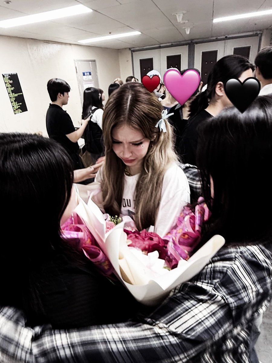 dovvma's tweet photo. the days of my maknae era began and became memories in the blink of an eye; just like swiping through these photos. https://t.co/poI3Nec1q7