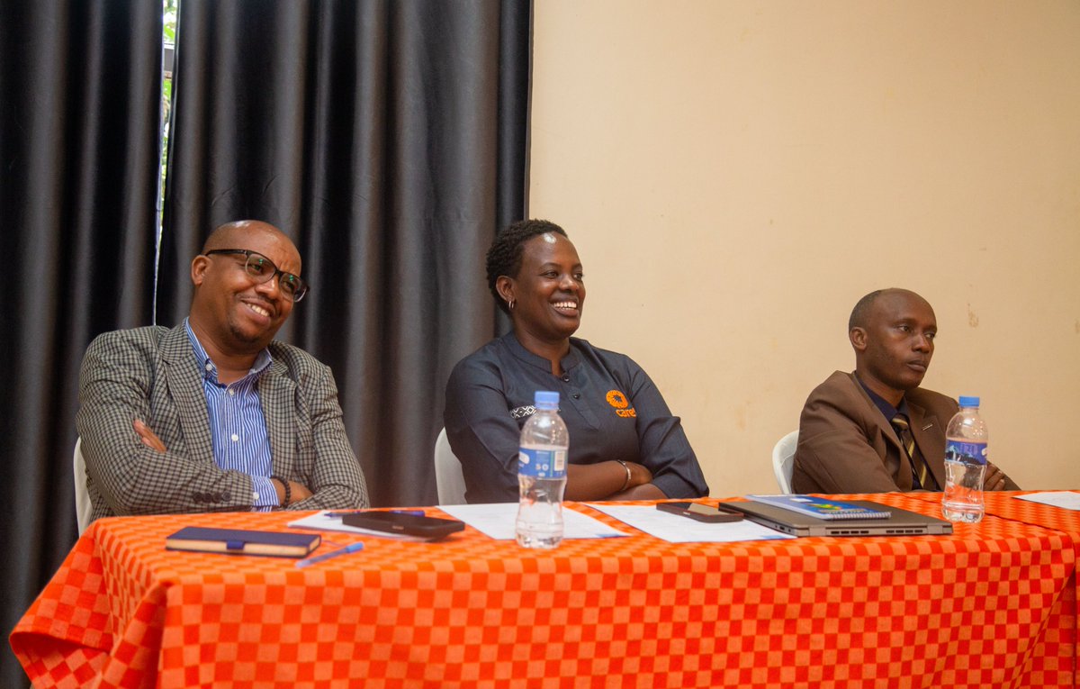 ProfemmesTH's tweet photo. District policy dialogues under the #SERVEProject have continued today in @KayonzaDistrict and @rulindodistrict, bringing together district authorities, project partners and young people engaged in agriculture and poultry farming.

The discussions focused on challenges limiting predominantly female youth from fully participating in agribusiness, with a focus on identifying practical actions and solutions to address these barriers.

@careinrwanda @MastercardFdn @AMIR_Rwanda @Duhamic1 @UrwegoFinance
#YouthEmpowerment #WomenEmpowerment #CitizenVoice