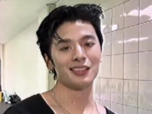 Npnim1992's tweet photo. ผมที่พยายามจะฟังเพลงนี้ให้เศร้า
ศลป : 

#TRINITY_TNT #JackieJackrin #ThirdLapat #SVRN https://t.co/j5ShDbXKpZ