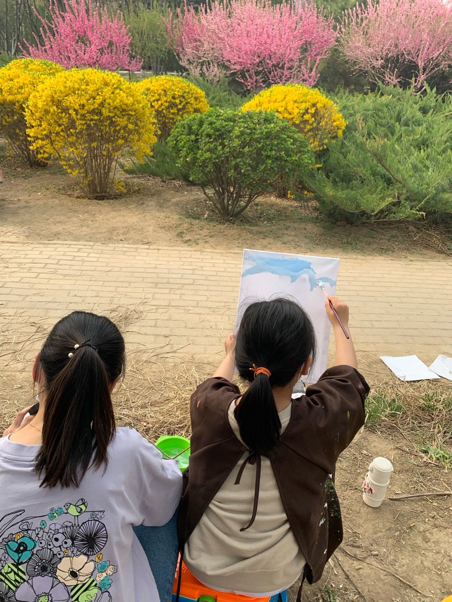 Boostinton's tweet photo. Calling all creative minds! Our Art Club’s weekend sketching meetup at City Park is this Sat 2-5 PM – bring your pencils, meet fellow art lovers, and capture the fall vibes! https://t.co/IdejYl0YTx