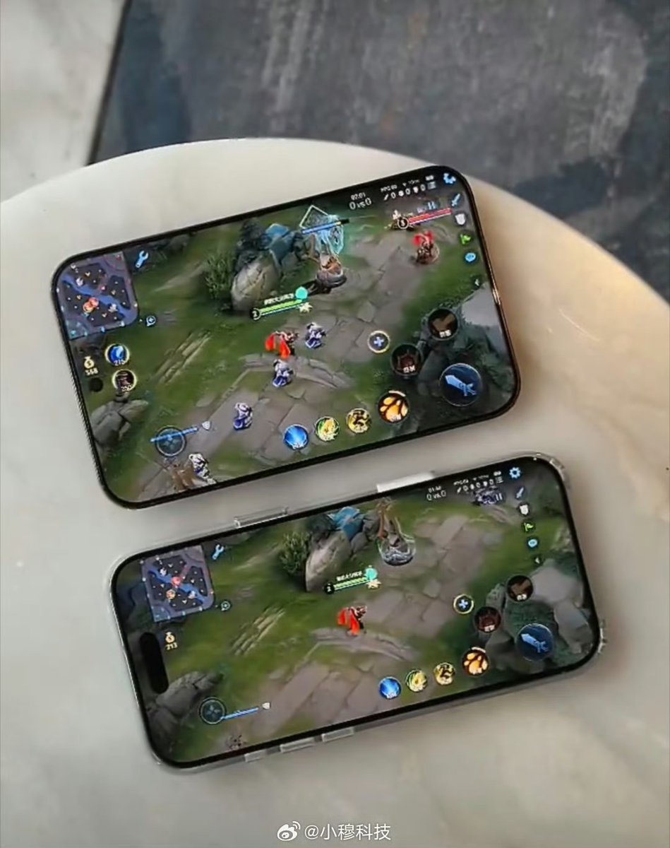 TECHINFOSOCIALS's tweet photo. Huawei Pura X View &amp; iPhone 17 Pro Side-by-side.

Does the Wider Aspect Ratio really Matter?? https://t.co/W7AUMHEvqq