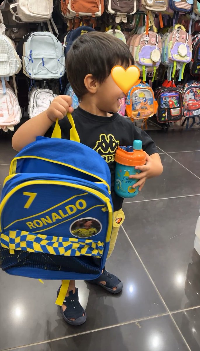 Z7a0l's tweet photo. اثمرت التربيه💛💙 https://t.co/SFpZjXvzAp