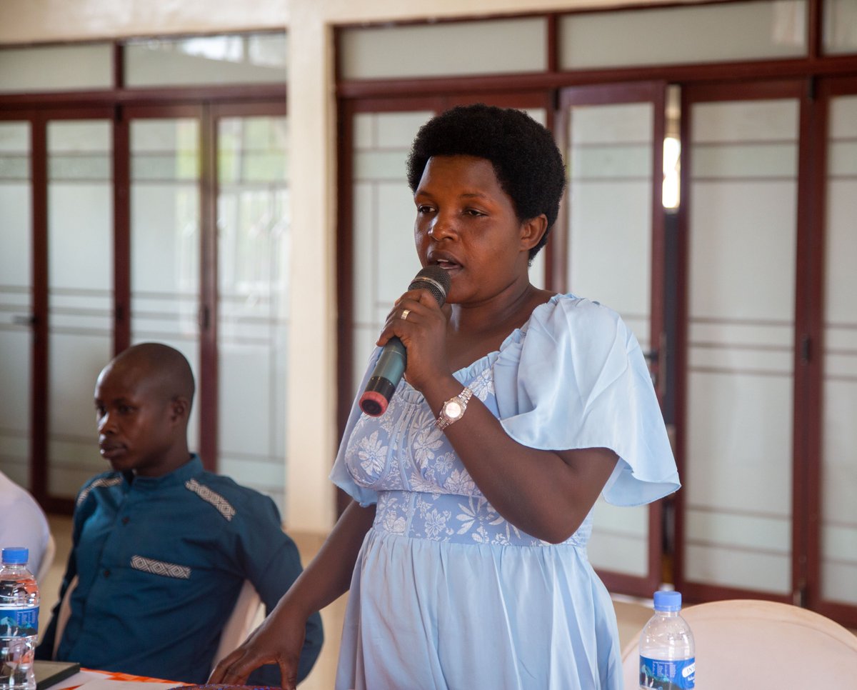 ProfemmesTH's tweet photo. District policy dialogues under the #SERVEProject have continued today in @KayonzaDistrict and @rulindodistrict, bringing together district authorities, project partners and young people engaged in agriculture and poultry farming.

The discussions focused on challenges limiting predominantly female youth from fully participating in agribusiness, with a focus on identifying practical actions and solutions to address these barriers.

@careinrwanda @MastercardFdn @AMIR_Rwanda @Duhamic1 @UrwegoFinance
#YouthEmpowerment #WomenEmpowerment #CitizenVoice