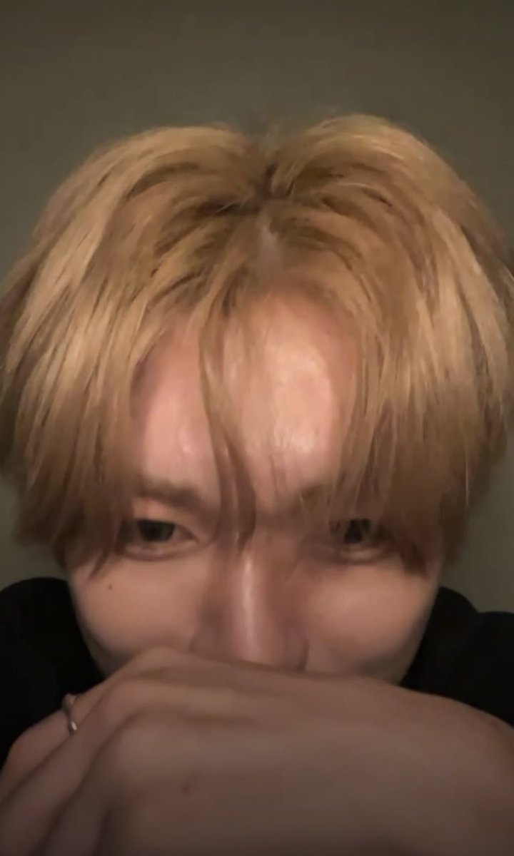 mnimimn's tweet photo. 같은남자라는게마음힘들게함 https://t.co/R0t3kYHOCM