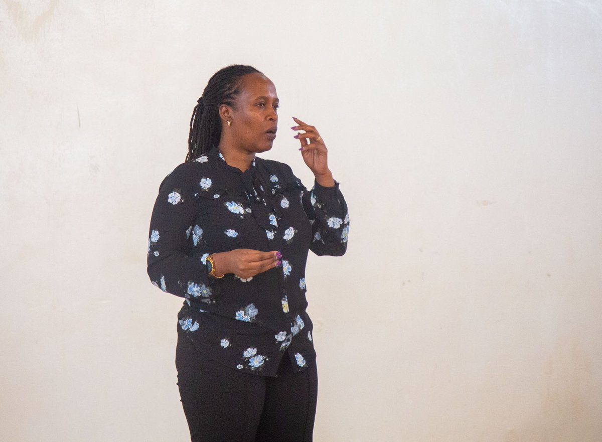 ProfemmesTH's tweet photo. District policy dialogues under the #SERVEProject have continued today in @KayonzaDistrict and @rulindodistrict, bringing together district authorities, project partners and young people engaged in agriculture and poultry farming.

The discussions focused on challenges limiting predominantly female youth from fully participating in agribusiness, with a focus on identifying practical actions and solutions to address these barriers.

@careinrwanda @MastercardFdn @AMIR_Rwanda @Duhamic1 @UrwegoFinance
#YouthEmpowerment #WomenEmpowerment #CitizenVoice